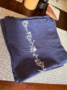 Sur La Table cloth napkins blue set of 8